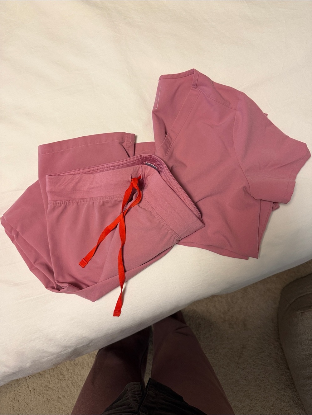 Figs Women’s Chalk Pink Scrub Set-like new